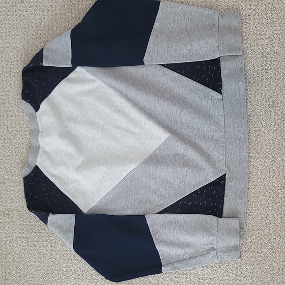 Elegant jcrew sweatshirt w/ lace insert size M - Picture 2 of 3